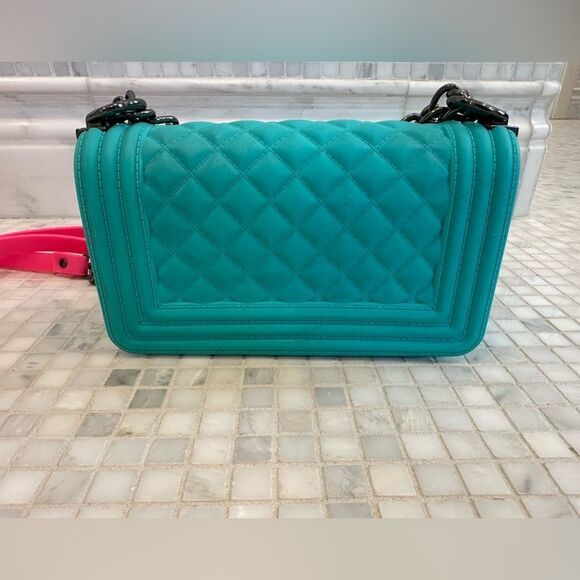 American Jewel Quilted Turquoise Pink Silicone Crossbody Purse - Picture 6 of 13